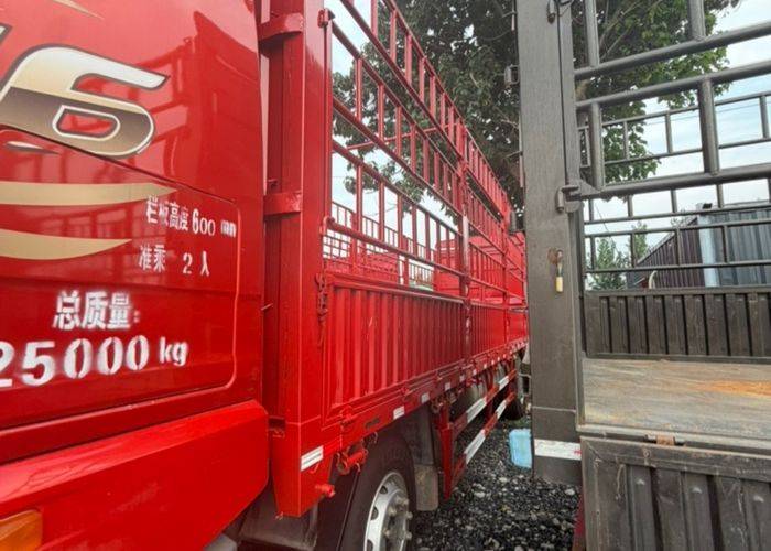 二手青岛解放 350马力 载货车