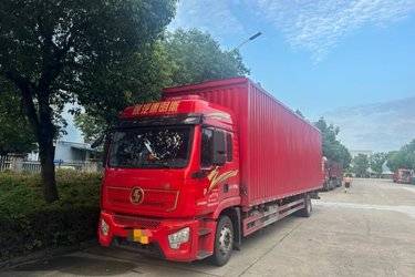 二手陕汽康明斯 龙骥 轻量化版 240马力 4X2 9.8米厢式载货车(国六) 单桥 康明斯二手载货车 黄牌图片