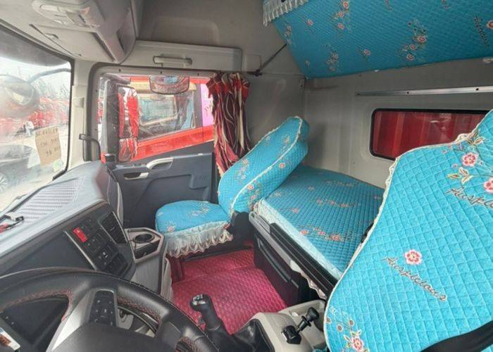 二手青岛解放 350马力 载货车