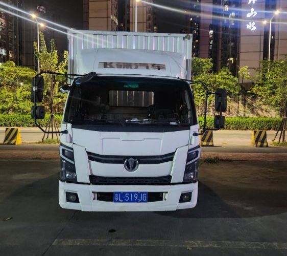 二手飞碟奥驰 156马力 载货车