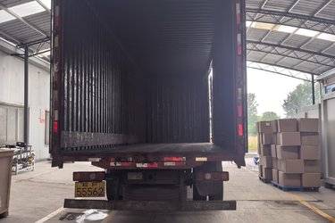 二手陕汽重卡 德龙L3000 轻量化版 240马力 4X2 9.8米厢式载货车(国六) 单桥 玉柴二手载货车 黄牌图片