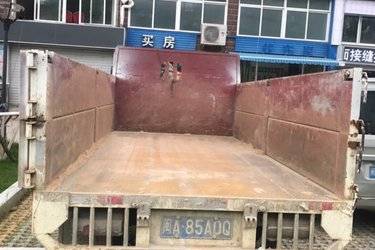 二手江淮 骏铃T7 200马力 4X2 4.15米排半自卸车(国六) 单桥 江淮动力二手自卸车 黄牌图片