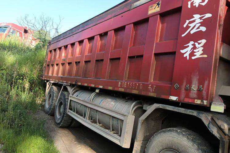 二手一汽解放 550马力 自卸车