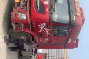 二手徐工 漢風(汉风)P5 460马力 6X4牵引车(国六) 双驱 潍柴二手牵引车 黄牌图片