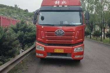 二手一汽解放 J6P 经典版 510马力 6X4 LNG牵引车(国六) 双驱 一汽解放二手牵引车 黄牌