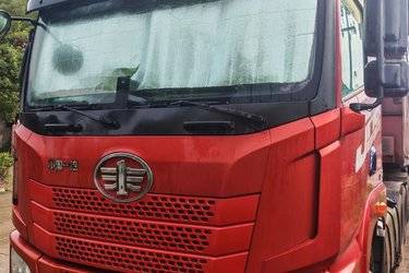 二手青岛解放 JH6重卡 质惠版 460马力 6X4牵引车(国五) 双驱 一汽解放二手牵引车 黄牌图片