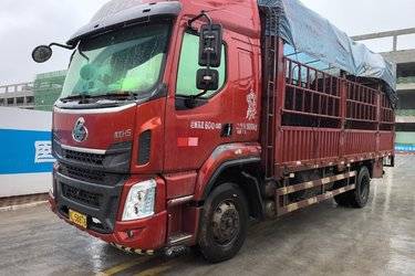 二手东风柳汽 乘龙H5中卡 240马力 4X2 6.8米仓栅式载货车(国五) 单桥 玉柴二手载货车 黄牌