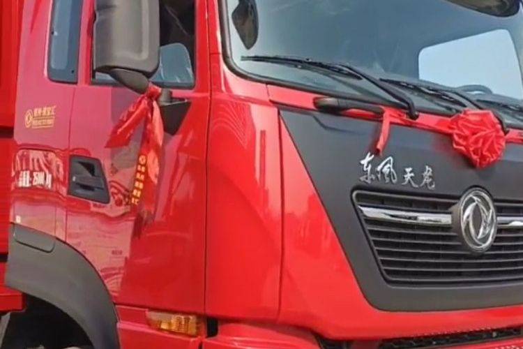 二手东风商用车 350马力 载货车