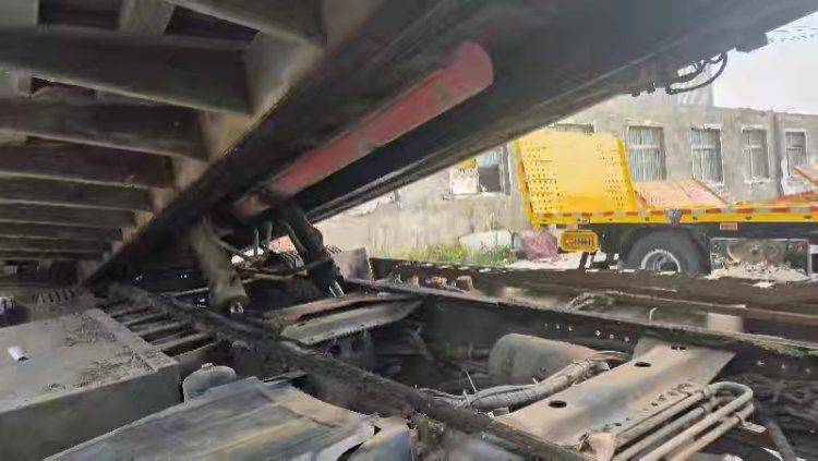 中燕汽车 220马力 专用车