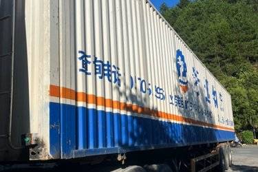 二手13.95米x2.5米 3轴 厢式半挂车图片