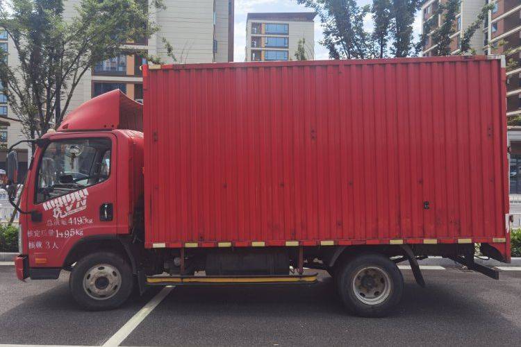 二手一汽解放轻卡 160马力 载货车