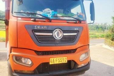 二手东风商用车 天锦KR 245马力 4X2 9.8米厢式载货车(国五) 单桥 康明斯二手载货车 黄牌图片