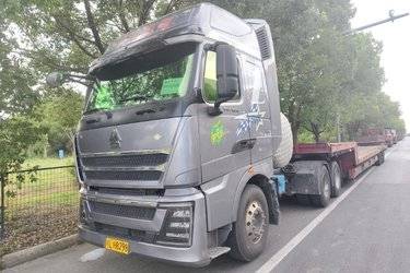 二手中国重汽 HOWO TH7重卡 590马力 6X4 LNG自动档牵引车(重汽16档)(液缓)(国六) 双驱 潍柴二手牵引车 黄牌图片