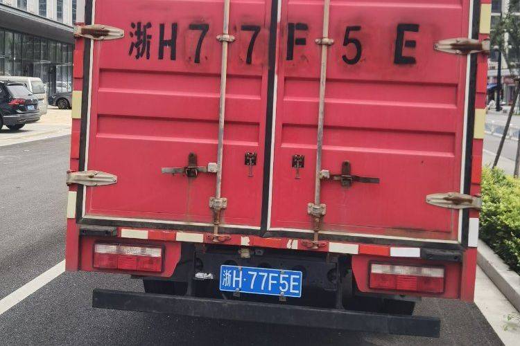 二手一汽解放轻卡 160马力 载货车