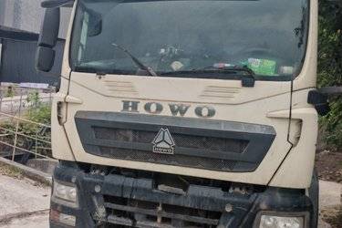 二手中国重汽 HOWO T5G 340马力 8X4 7.91方混凝土搅拌车(国五) 前四后八 潍柴二手搅拌车