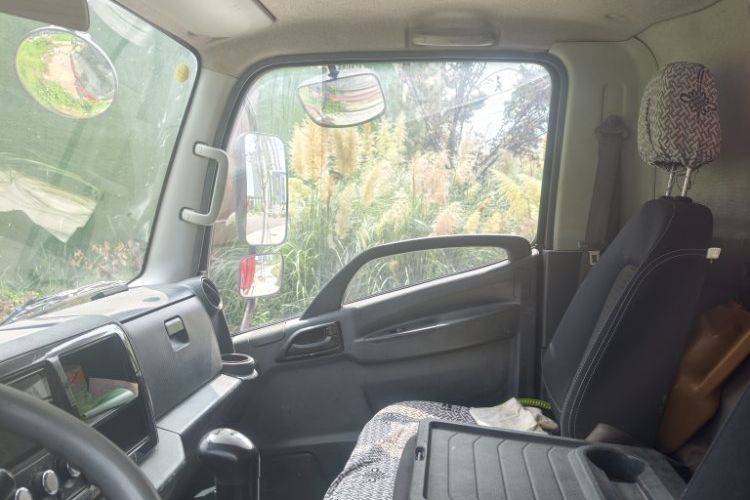 二手一汽解放轻卡 156马力 载货车