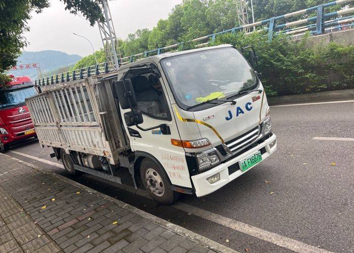 二手江淮骏铃 130马力 载货车