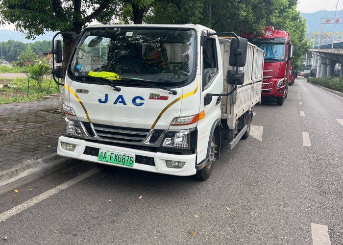 二手江淮骏铃 130马力 载货车