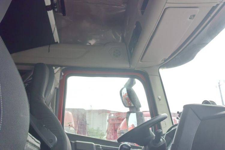 二手重汽豪沃(HOWO) 290马力 载货车
