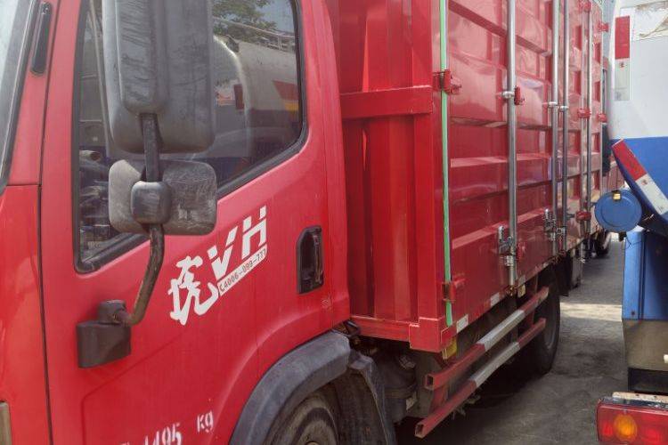 二手一汽解放轻卡 156马力 载货车