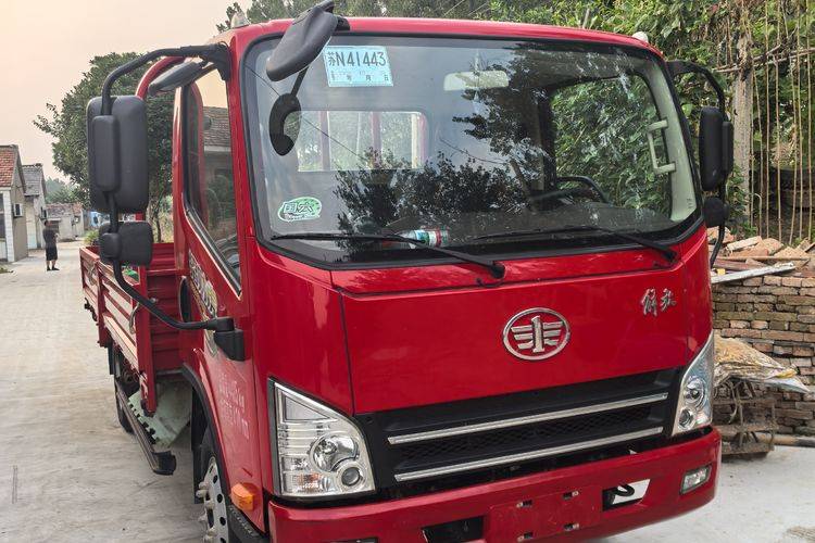 一汽解放轻卡 150马力 载货车