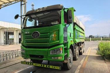 二手一汽解放 新J6P重卡 2020款 460马力 8X4 5.8米自卸车(国五) 前四后八 锡柴二手自卸车 黄牌图片