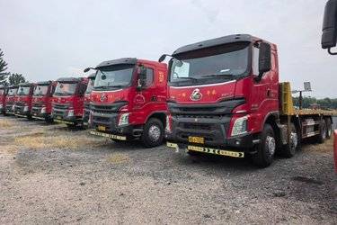 二手东风柳汽 乘龙H7 400马力 8X4 8.2米自卸车(国五) 前四后八 潍柴二手自卸车 黄牌图片