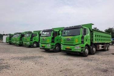 二手一汽解放 J6P 经典版 460马力 8X4 8.2米自卸车(国六) 前四后八 锡柴二手自卸车 黄牌图片