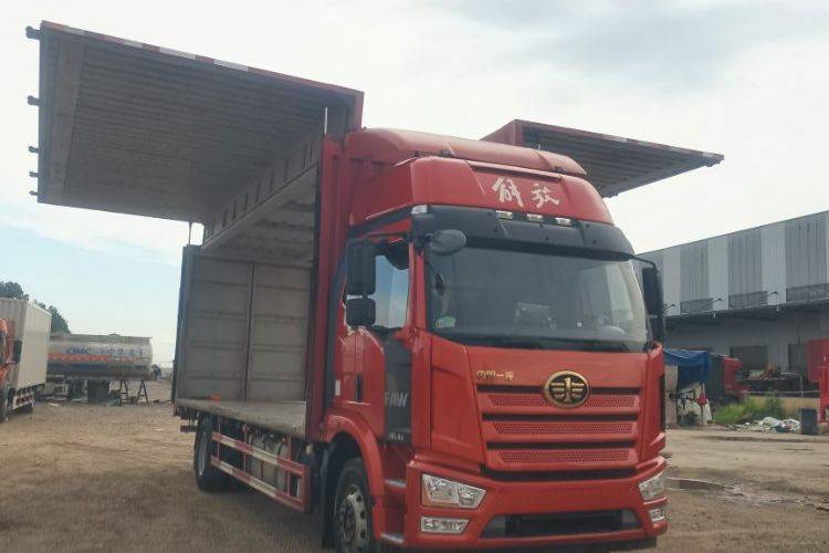 二手一汽解放 260马力 载货车