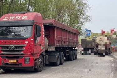 二手上汽红岩 杰狮C6-M PLUS 标载高能版 轻量化 460马力 6X4 牵引车(国六) 双驱 上柴二手牵引车 黄牌