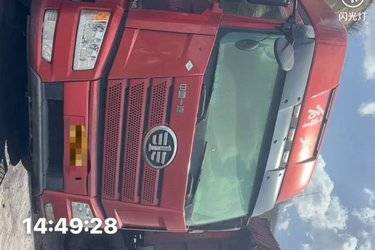 二手一汽解放 新J6P重卡 质惠版2.0 440马力 6X4 LNG牵引车(国六) 双驱 锡柴二手牵引车 黄牌