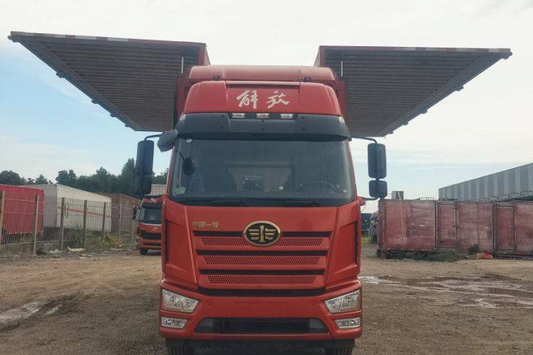 二手一汽解放 260马力 载货车