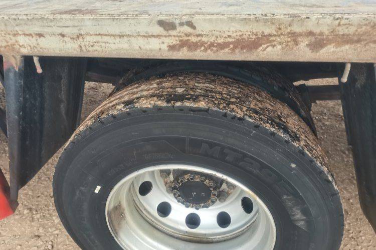 二手一汽解放 260马力 载货车