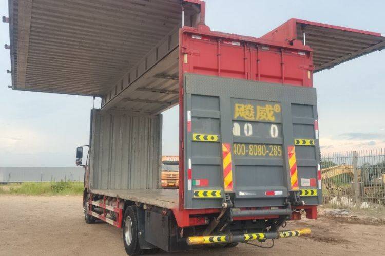 二手一汽解放 260马力 载货车