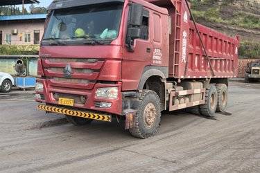 二手中国重汽 HOWO重卡 440马力 6X4 6米自卸车(国五) 后八轮 曼二手自卸车 黄牌