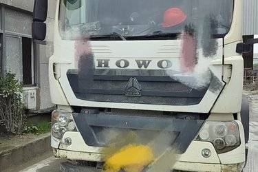 二手中国重汽 HOWO T5G 340马力 8X4 7.91方混凝土搅拌车(国五) 前四后八 曼二手搅拌车