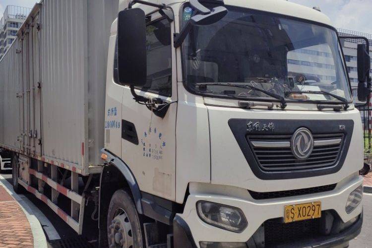 二手东风商用车 245马力 载货车