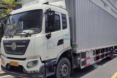 二手东风商用车 天锦KR 245马力 4X2 9.8米厢式载货车(国五) 单桥 康明斯二手载货车 黄牌图片