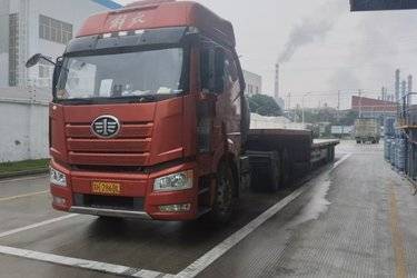 二手一汽解放 J6P 经典版 510马力 6X4 LNG牵引车(457后桥)(国六) 双驱 锡柴二手牵引车 黄牌图片