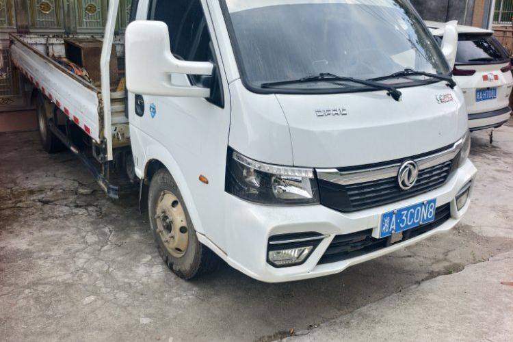 二手东风途逸 132马力 载货车