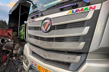 二手福田凯曼 饕餮系列 550马力 6X4牵引车(国五) 双驱 福田康明斯二手牵引车 黄牌图片