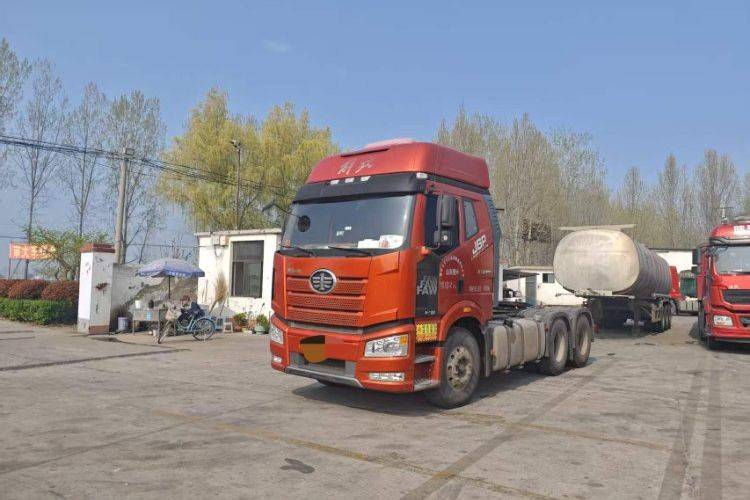二手一汽解放 420马力 牵引车