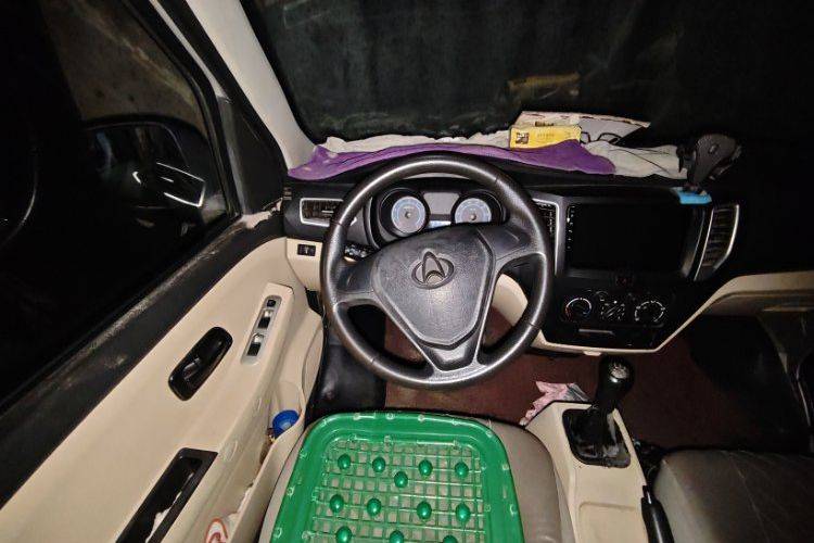 长安跨越 112马力 载货车