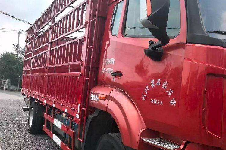 二手重汽豪沃(HOWO) 270马力 载货车