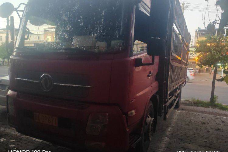 二手东风新疆 180马力 载货车