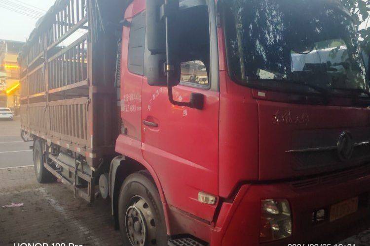 二手东风新疆 180马力 载货车