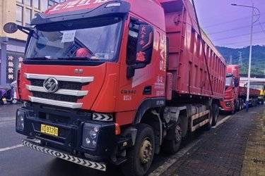 二手上汽红岩 杰狮C6 重载版 560马力 8X4 8.5米自卸车(国六) 前四后八 上菲红二手自卸车 黄牌