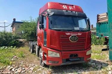 二手青岛解放 龙V中卡 220马力 4X2牵引车(国四) 单桥 东风二手牵引车 黄牌图片