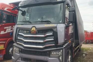 二手中国重汽 HOWO MAX 290马力 4X2 9.6米厢式载货车(国六) 单桥 曼二手载货车 黄牌
