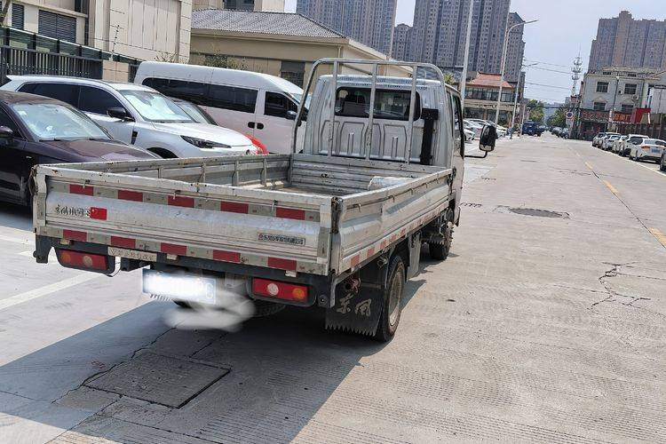二手东风小霸王 91马力 载货车